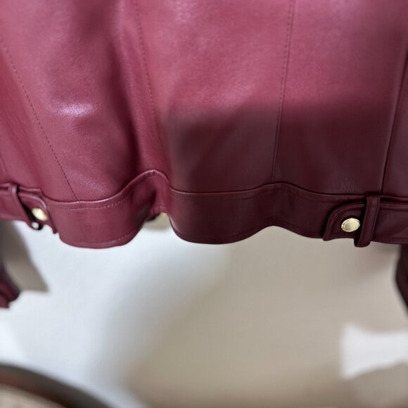 Beautiful Leather-look Jacket - perfect for the fall weather - Picture 8 of 13